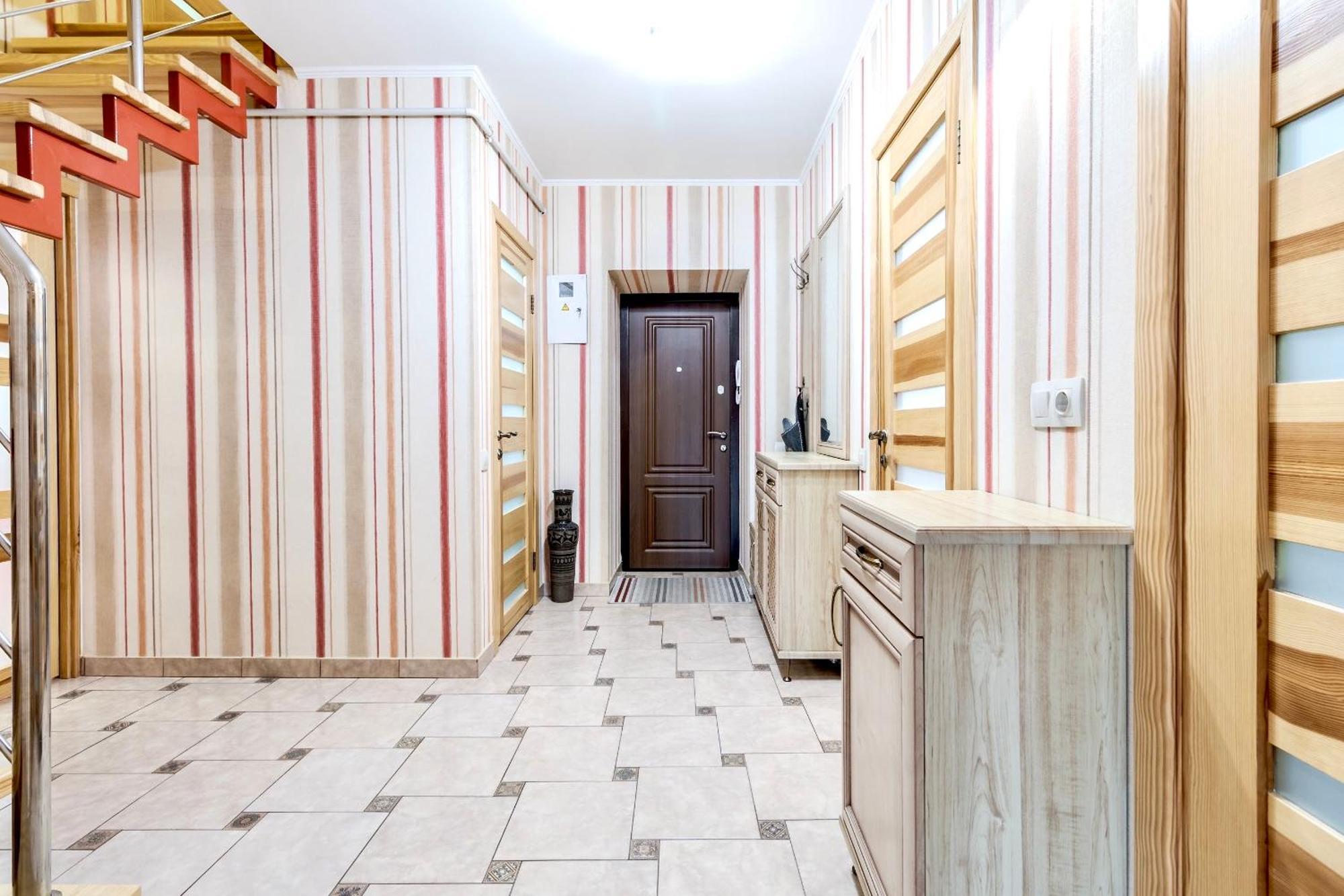 Grand Apartments On Rynok Square Lviv Exterior photo