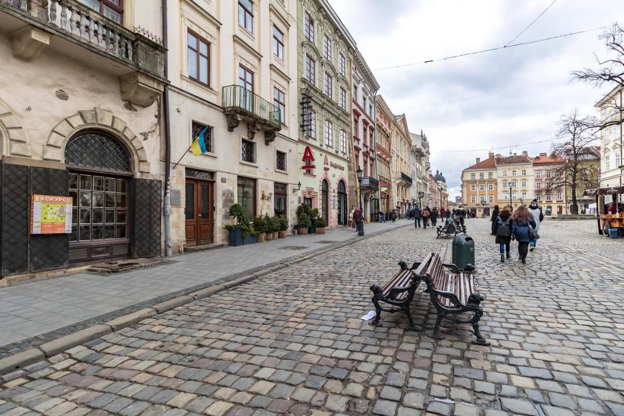 Grand Apartments On Rynok Square Lviv Exterior photo